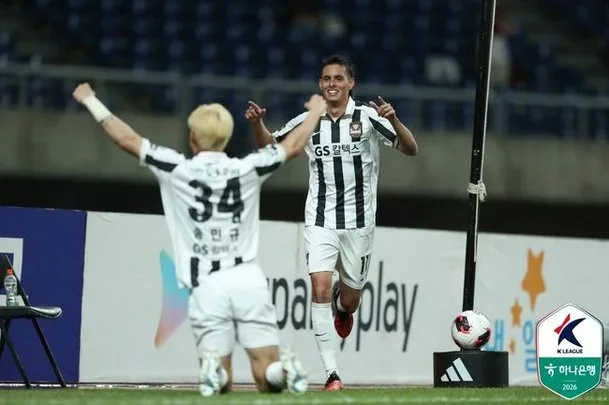 '후이즈 결승골 작렬' 서울, 최하위 광주 1-0 격파하고 선두 질주…포항과 강원도 나란히 승리(종합)